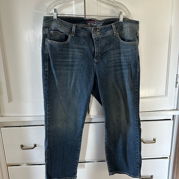 Tommy Hilfiger Jeans - Picture 3 of 4